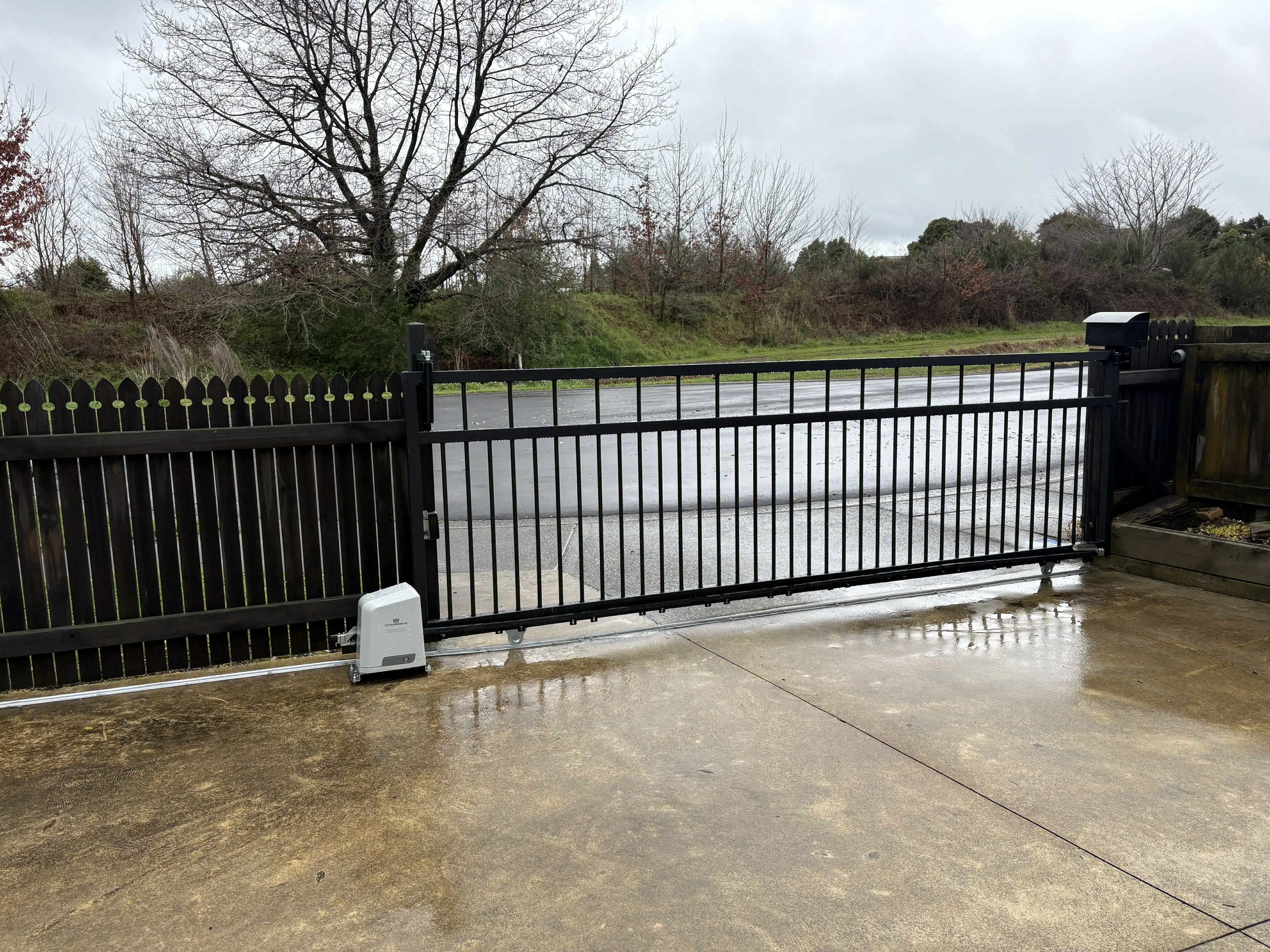 Metal Automated Gate